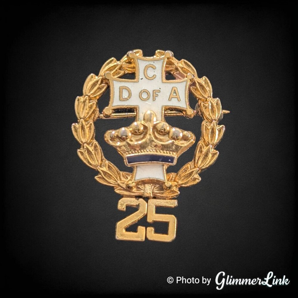 Vintage Catholic Daughters of the Americas 25 Year Gold Tone Enamel Brooch Pin